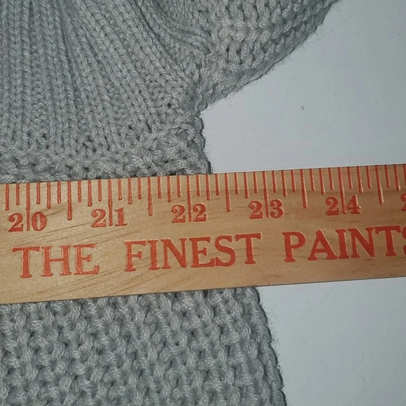 Glitzy Girlz Gray Cold Shoulder Sweater Women's Size 1x - Picture 15 of 16